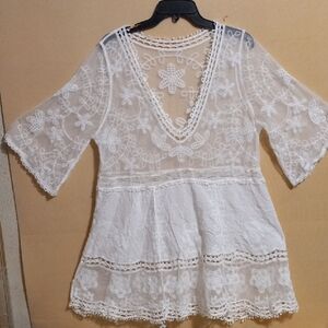 Elegant White Lace Women's Top